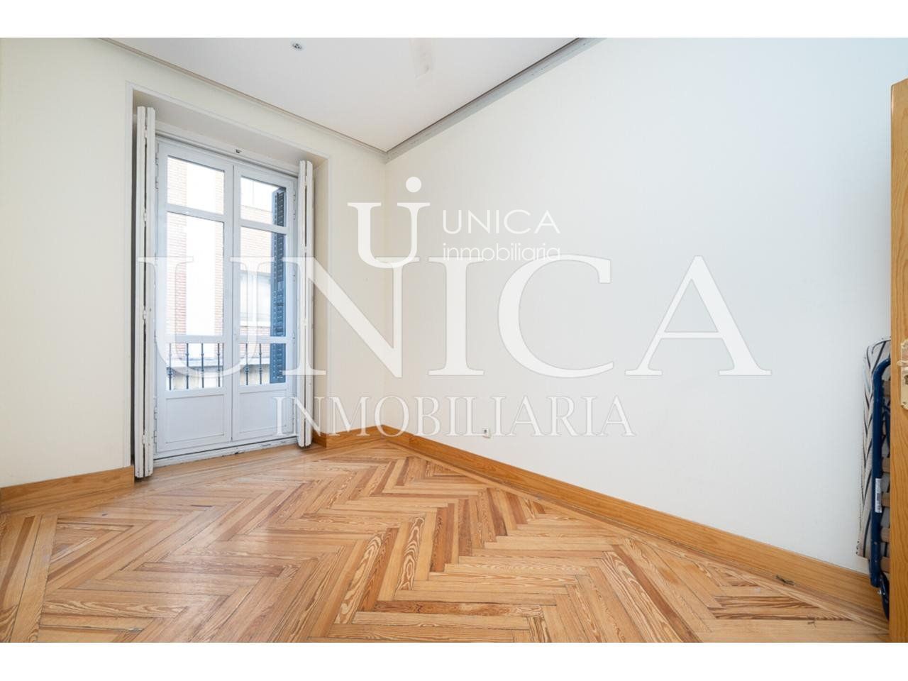 PISO CON CARÁCTER HISTÓRICO Y POSIBILIDADES INFINITAS EN HUERTAS-CORTES